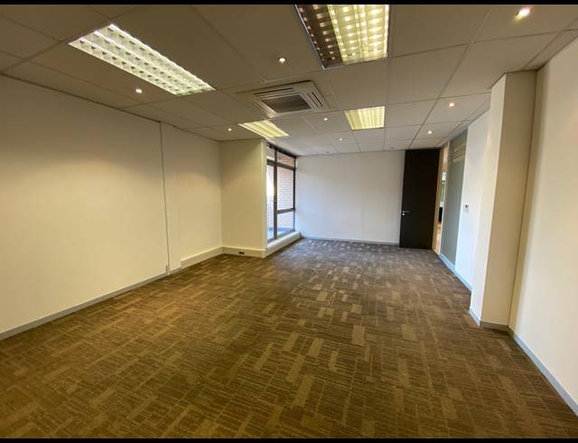 701M² OFFICE TO LET IN BRYANSTON